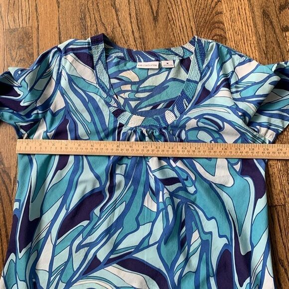 Blue bold print top medium - Picture 7 of 10